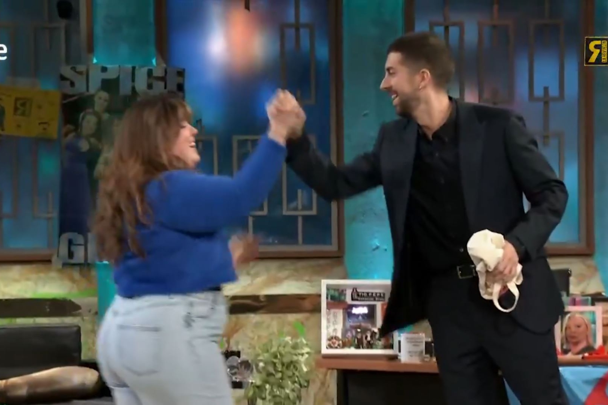 球迷们也对 球迷们也对